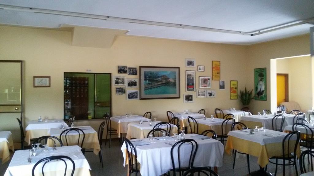 Albergo Del Po Viadana Exterior foto