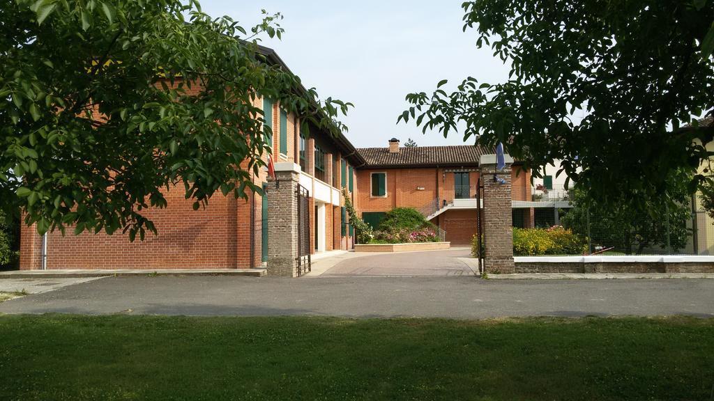 Albergo Del Po Viadana Exterior foto
